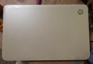 HP Pavilion G6 - 15,6 Pollici Argento e Bianco