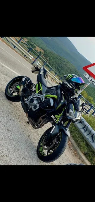 KAWASAKI Z900 A2