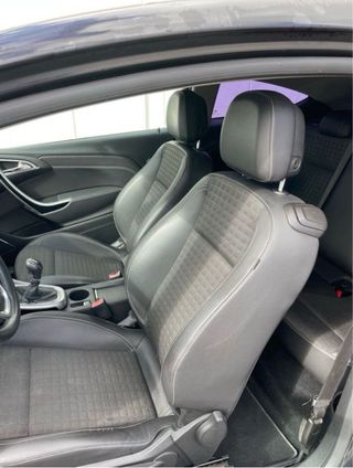 Opel Astra 2013 GTC 165 Sportive 3P