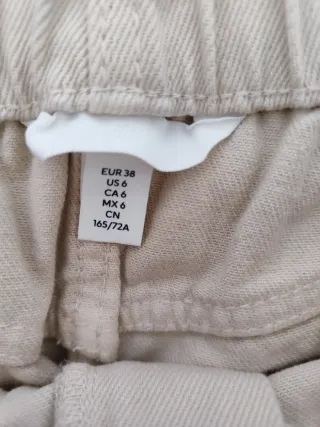 Pantalones beige