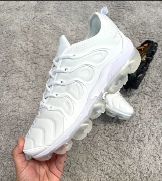 Zapatillas Nike Air VaporMax Plus x Negro y Blanco