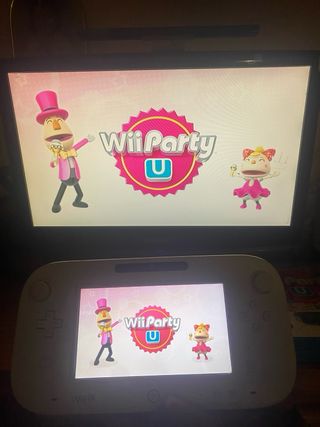 Nintendo Wii U + 2 Giochi + 2 Manette Wii