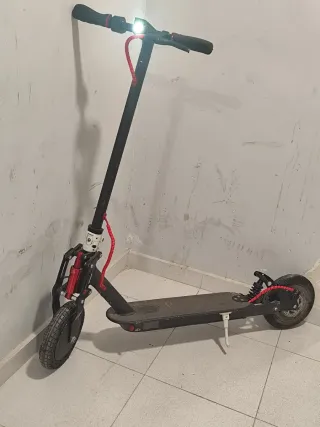 Patinete Eléctrico Negro con Amortiguadores