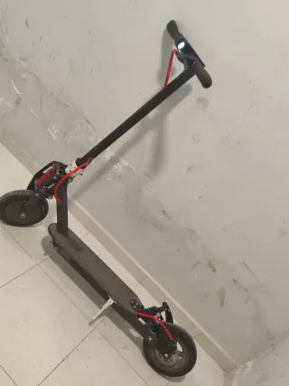 Patinete Eléctrico Negro con Amortiguadores