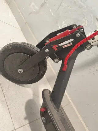 Patinete Eléctrico Negro con Amortiguadores