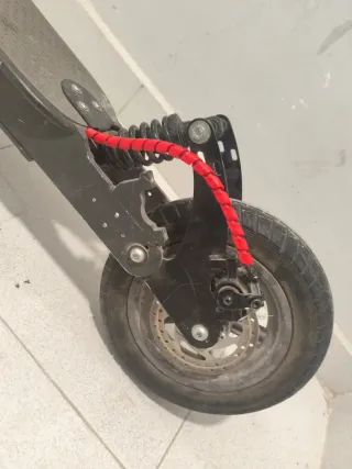 Patinete Eléctrico Negro con Amortiguadores