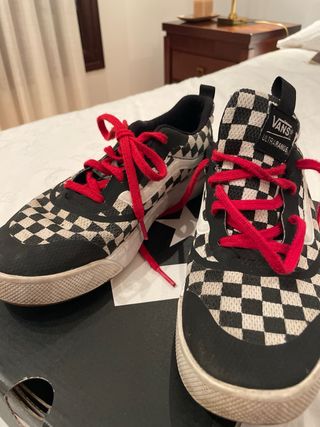 Zapatillas Vans Checkerboard Negras y blancas 36,5