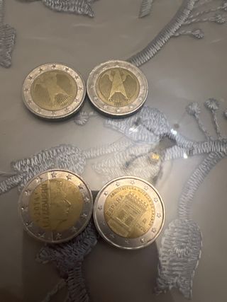 Lote 4 monedas 2€ diferentes países