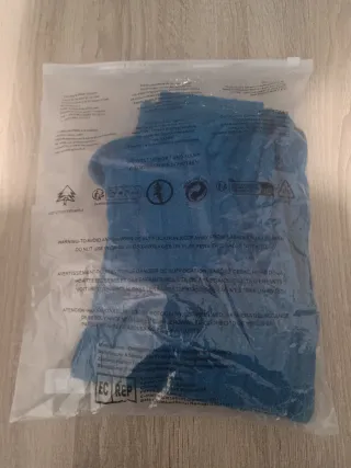 Jersey cuello alto con abertura