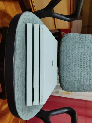 PlayStation 4 Pro Blanca