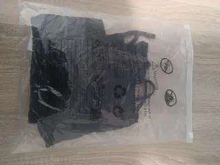 Top negro ajustado con cordones