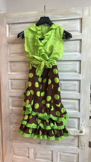 Conjunto Flamenco: Chaqueta, Camisa y Falda