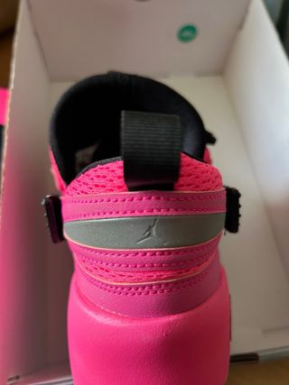 Nike Jordan Runner LX Rosa y Negro