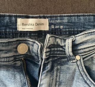 Pantalones vaqueros rotos Bershka - Talla 36