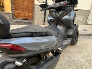 Yamaha Tricity 300 gris