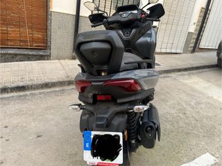 Yamaha Tricity 300 gris