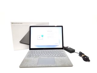 E54241-0 Pc Portatil Microsoft Surface Laptop 2