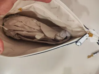 Bolso Guess con monedero