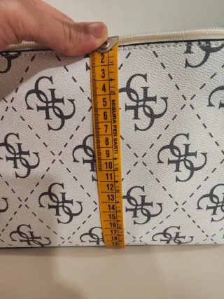 Bolso Guess con monedero