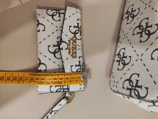 Bolso Guess con monedero