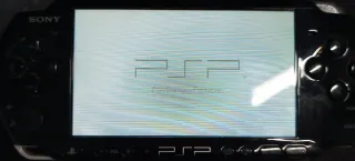 Colin McRae Rally 2005 Plus (PSP).