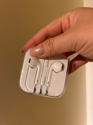 Auriculares Apple con conector aux