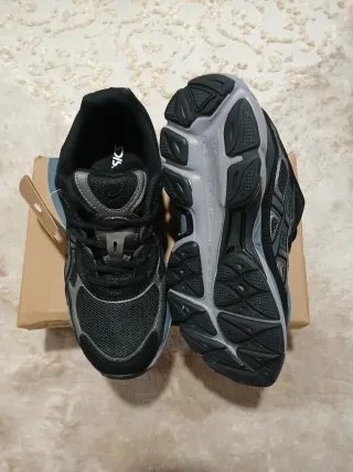 Asics Gel NYC Negro/Gris