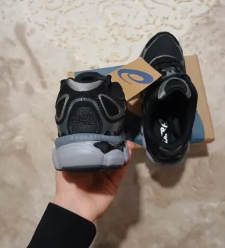 Asics Gel NYC Negro/Gris