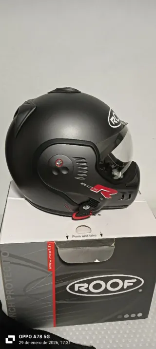 Casco abatible Roof V8