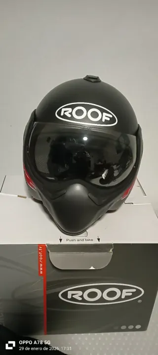 Casco abatible Roof V8