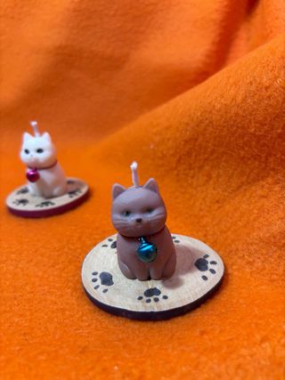 Vela artesanal gato con cascabel