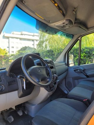 Mercedes-Benz Sprinter 2012