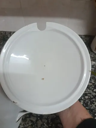 Sopera San Claudio porcelana dorada