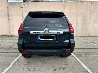 Toyota Land Cruiser 150 2021