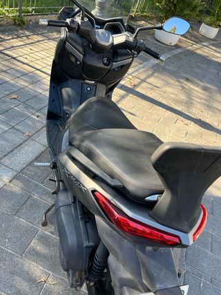 Yamaha XMAX 250
