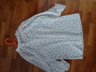 Camisa blanca fina con anclas