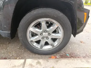 5 Ruedas Jeep Cherokee 2008