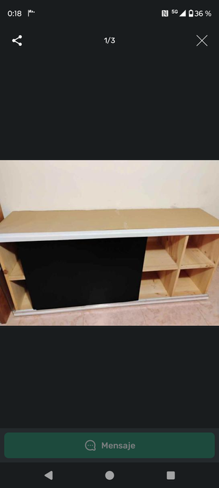 Mueble acuario de madera con estantes