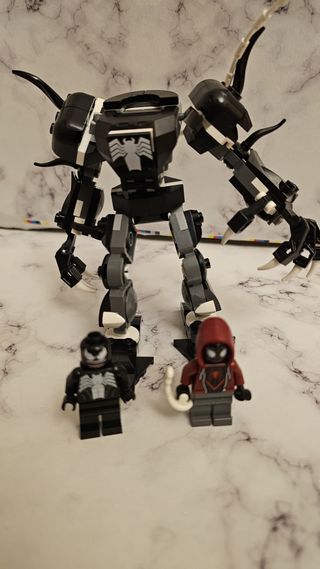 LEGO 76276 Venom vs Miles Morales