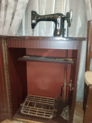 Máquina de coser Sigma antigua