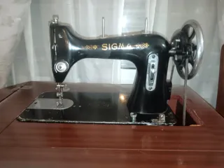 Máquina de coser Sigma antigua
