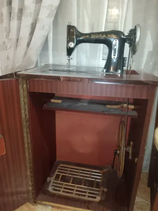Máquina de coser Sigma antigua