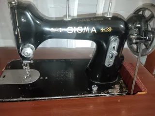 Máquina de coser Sigma antigua