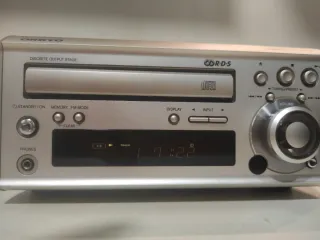 Minicadena Onkyo CR-305X CD Receiver perfecto