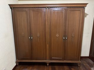 Guardaroba in legno massello