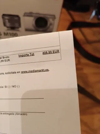 Canon EOS M100 con caja, funda y trípode