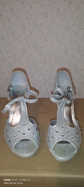 Zapatos de fiesta plateados talla 37