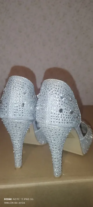 Zapatos de fiesta plateados talla 37