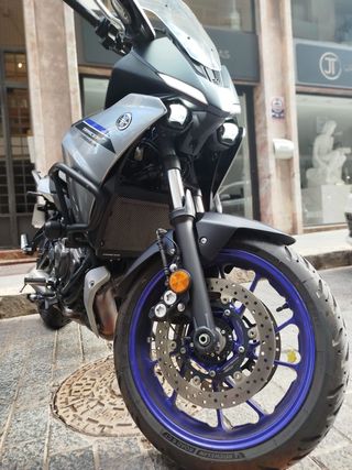 Yamaha Tracer 7 - Negra y Plata