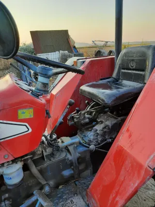 Tractor Massey Ferguson Rojo